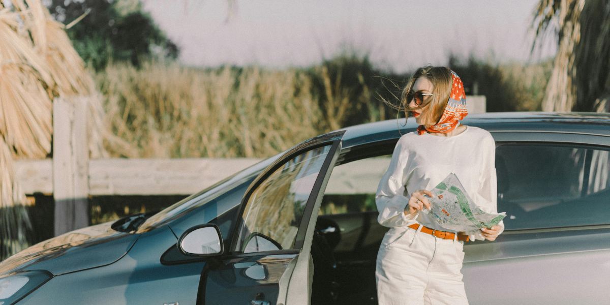 Solo Female Traveler’s Guide To Safe And Enjoyable Car Rentals In The UAE